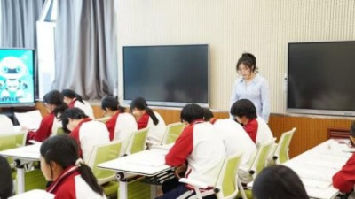 石家庄市职教园区数学教研组跨校交流活动在我校成功举办